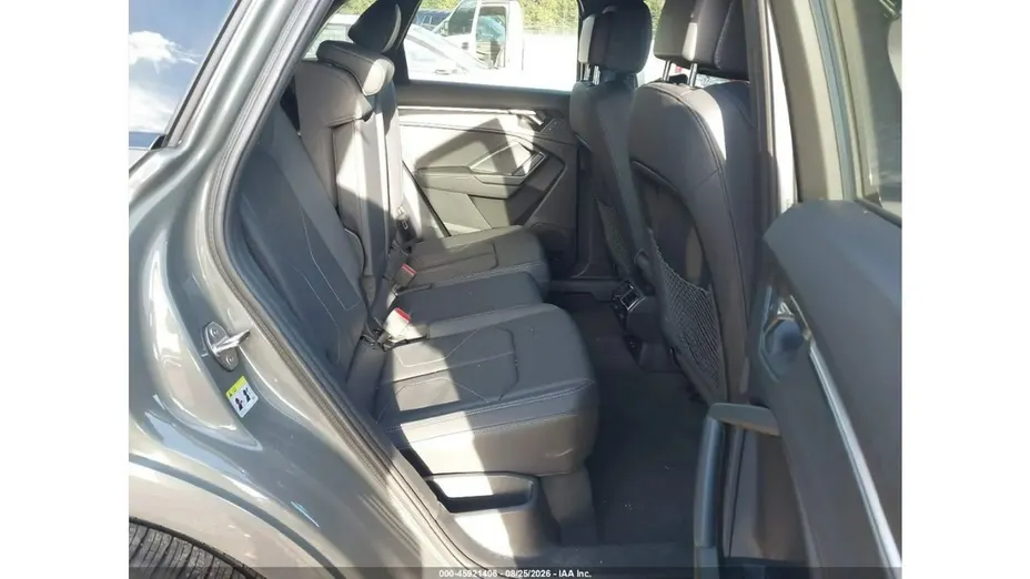 AUDI Q3 -