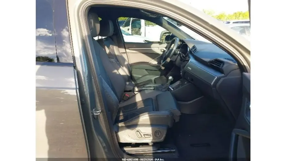 AUDI Q3 -