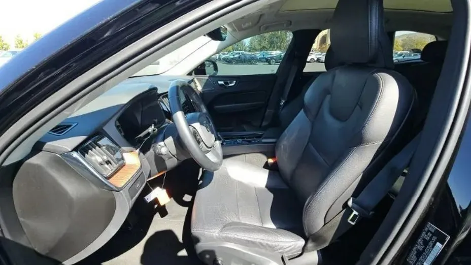 VOLVO XC60 -
