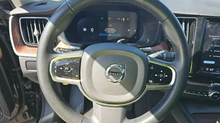 VOLVO XC60 -