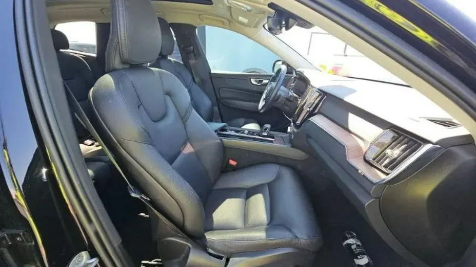 VOLVO XC60 -