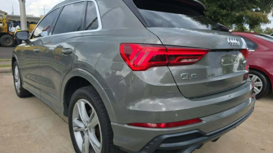 AUDI Q3 -