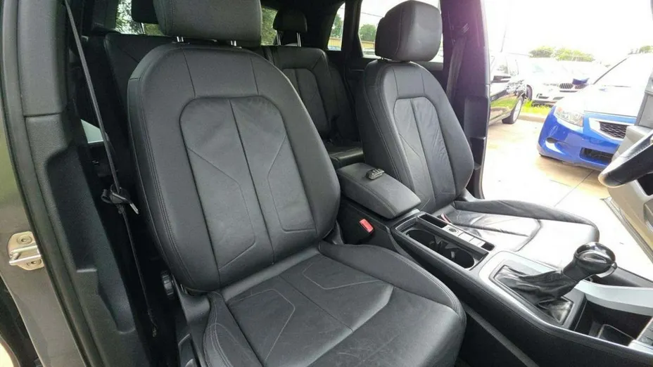 AUDI Q3 -