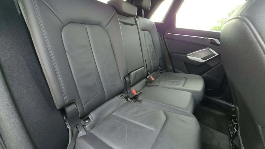 AUDI Q3 -