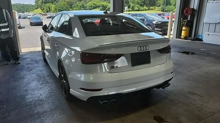 AUDI S3 -