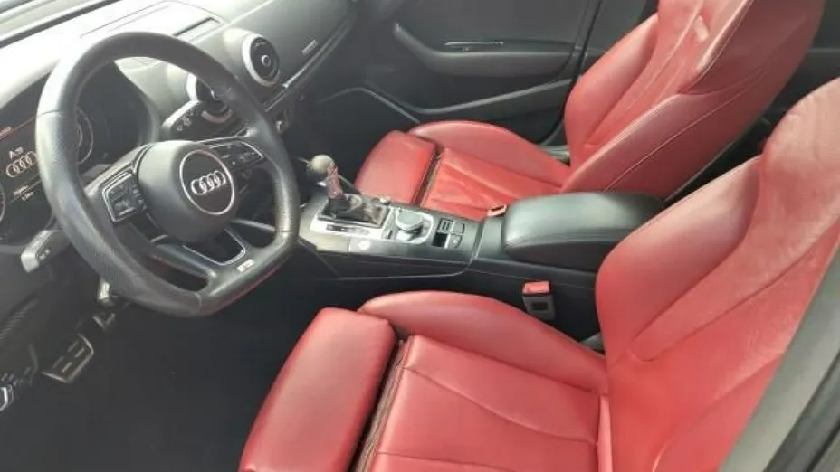 AUDI S3 -
