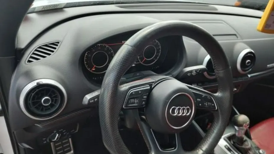 AUDI S3 -