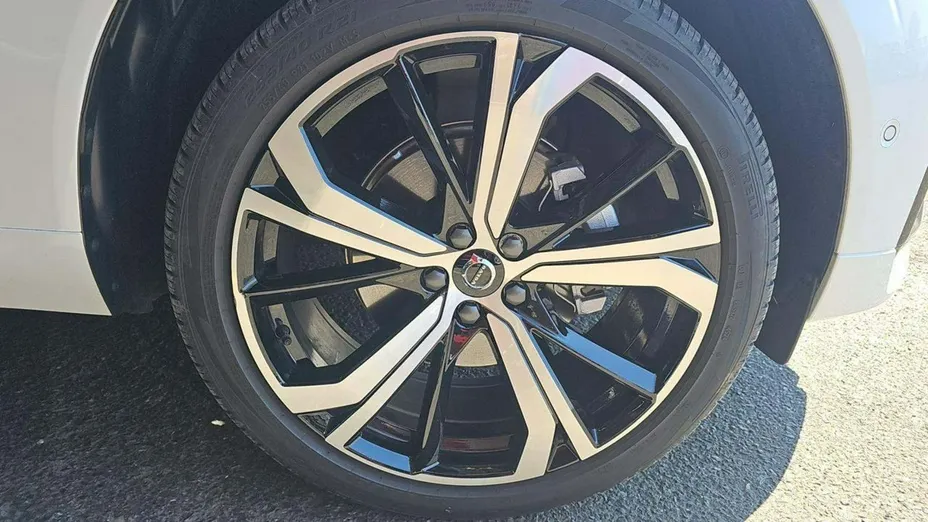 VOLVO XC60 -