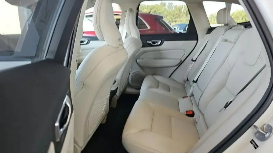 VOLVO XC60 -