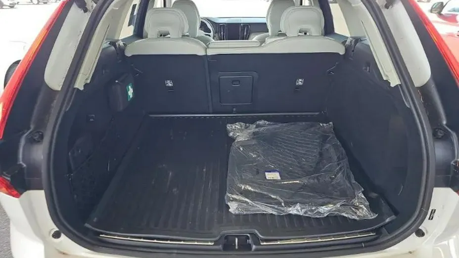VOLVO XC60 -