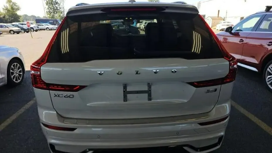 VOLVO XC60 -