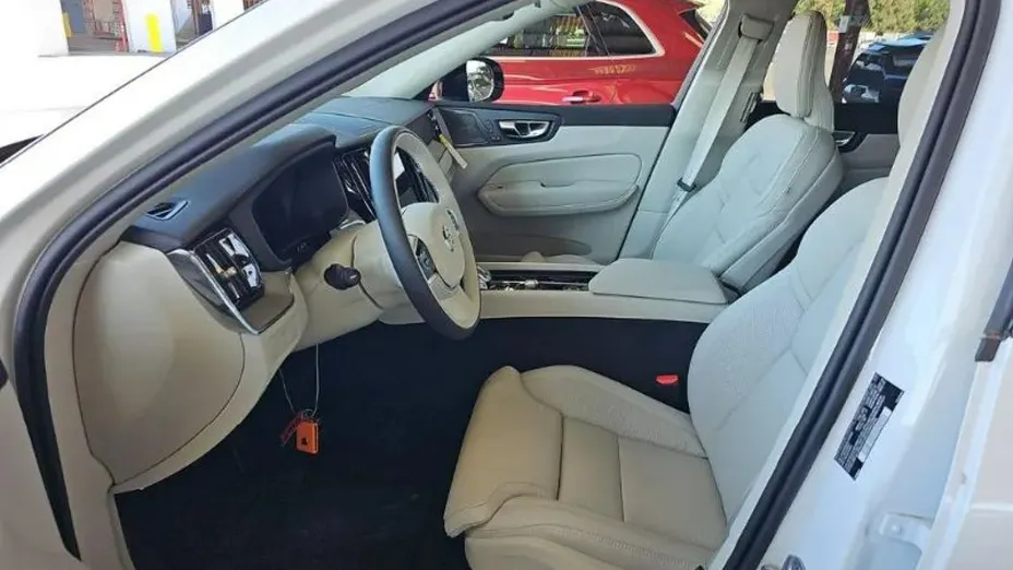 VOLVO XC60 -