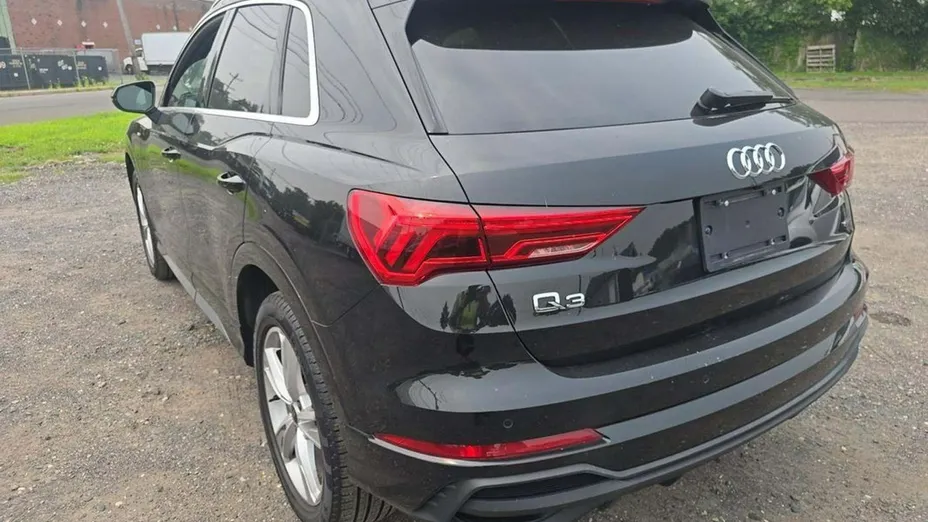 AUDI Q3 -