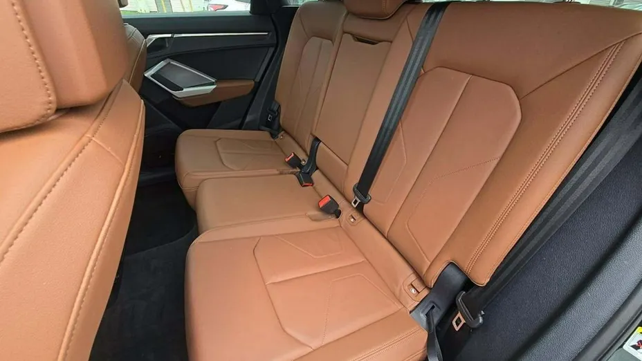 AUDI Q3 -