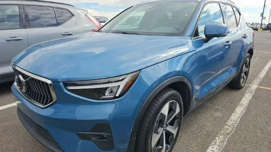 VOLVO XC40 -