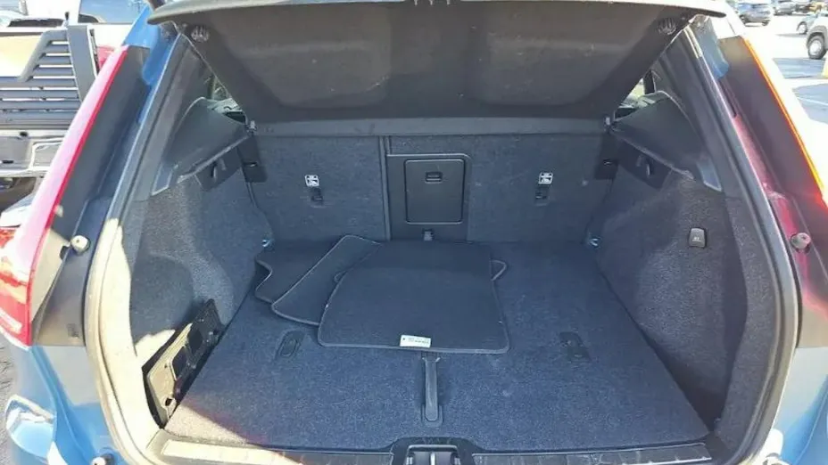 VOLVO XC40 -