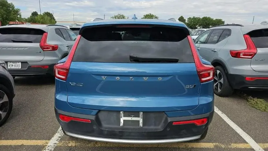 VOLVO XC40 -