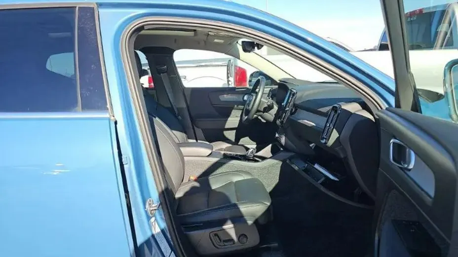 VOLVO XC40 -