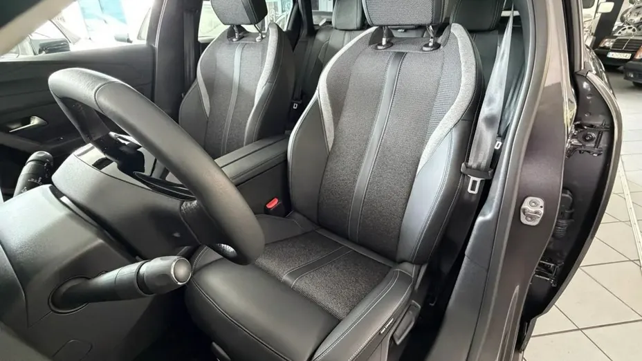 PEUGEOT 308 -