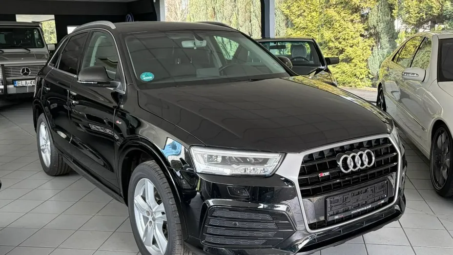 AUDI Q3 -