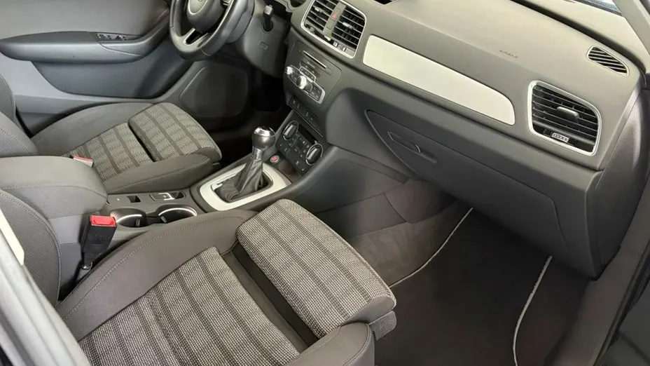 AUDI Q3 -