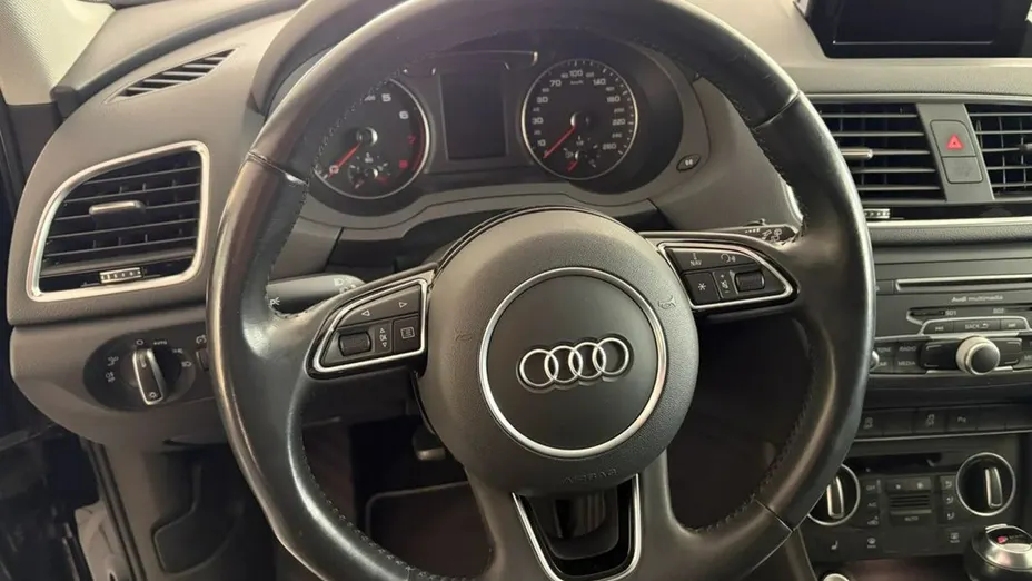 AUDI Q3 -