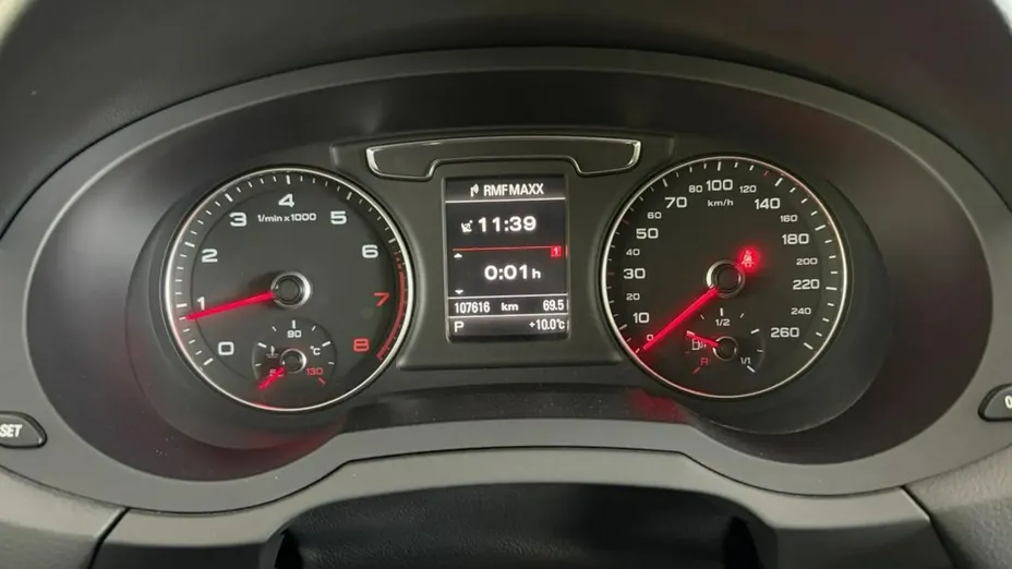 AUDI Q3 -