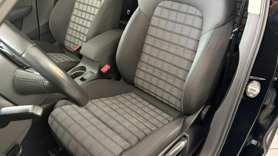 AUDI Q3 -