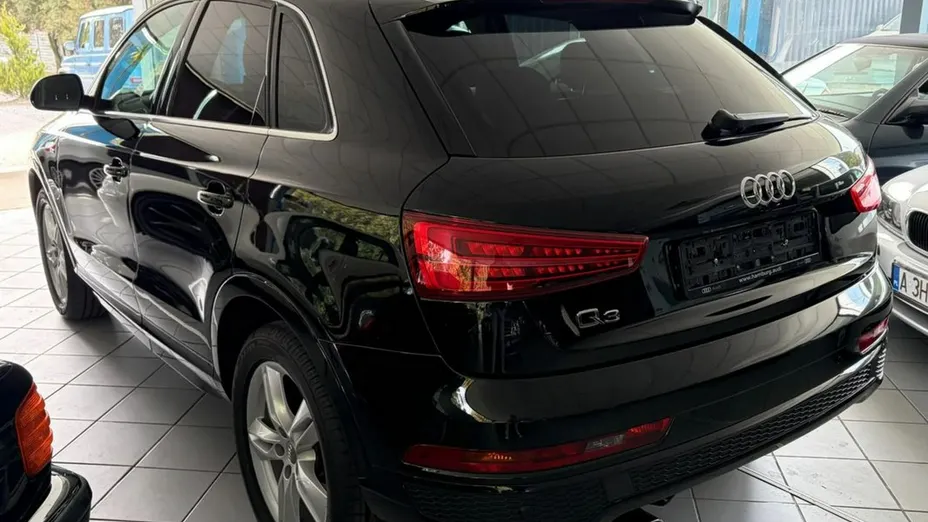 AUDI Q3 -