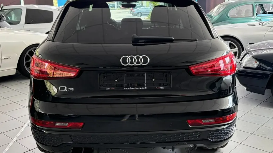 AUDI Q3 -