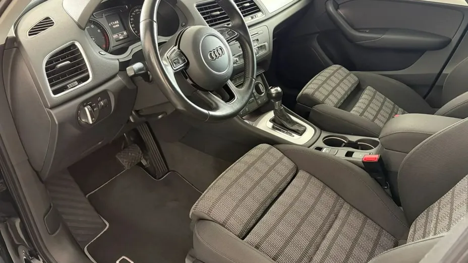 AUDI Q3 -