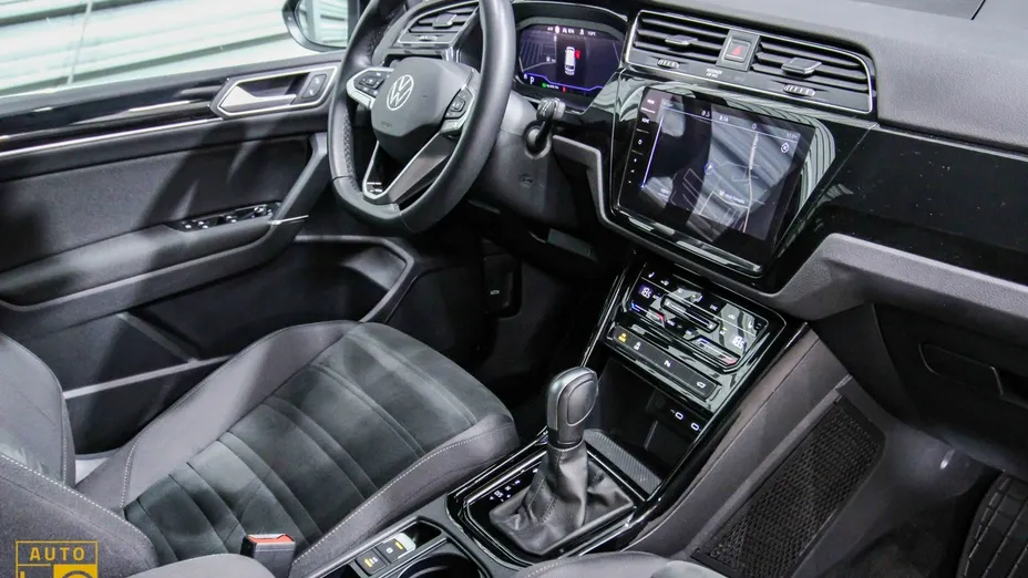 VOLKSWAGEN Touran -