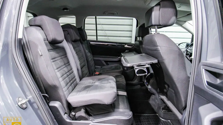 VOLKSWAGEN Touran -