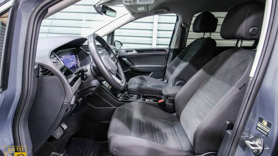VOLKSWAGEN Touran -
