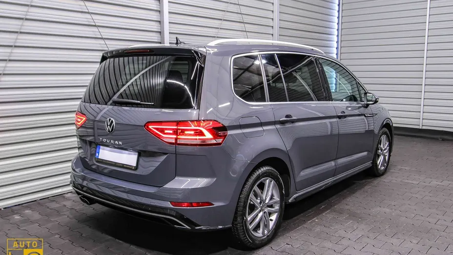 VOLKSWAGEN Touran -