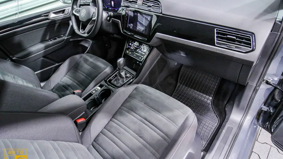 VOLKSWAGEN Touran -