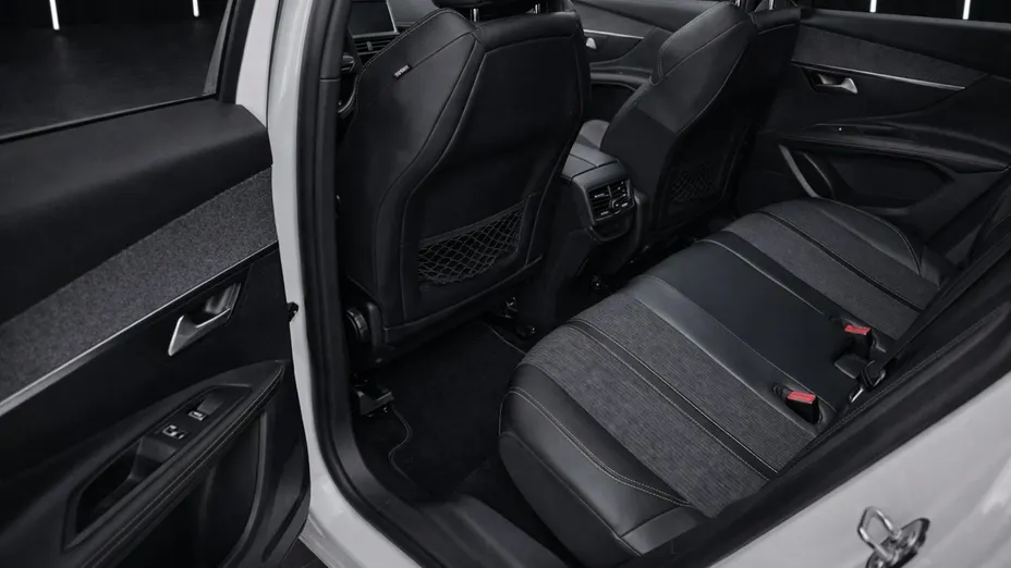 PEUGEOT 3008 -