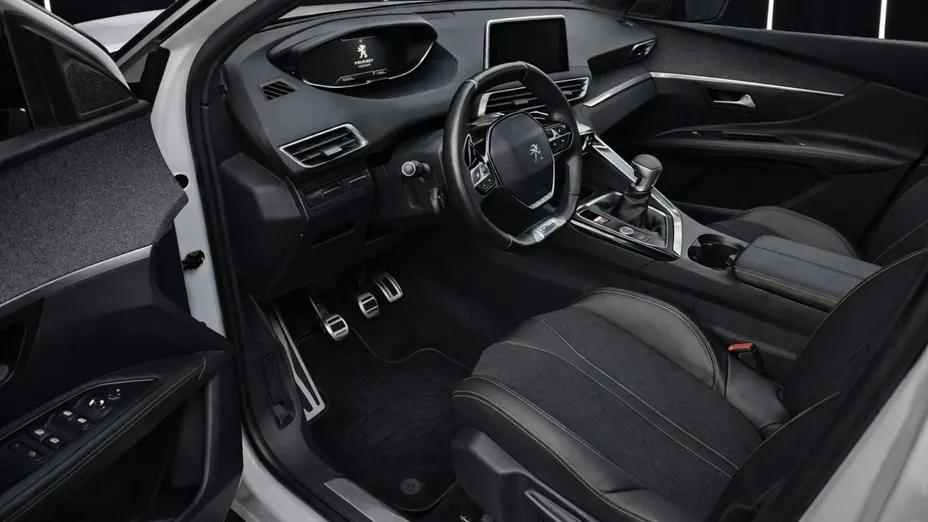 PEUGEOT 3008 -