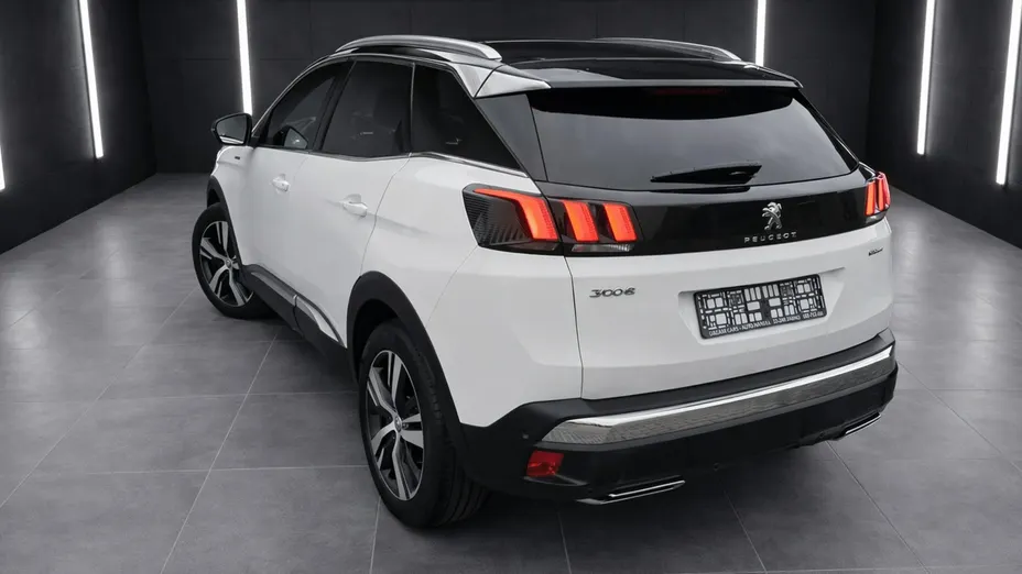 PEUGEOT 3008 -