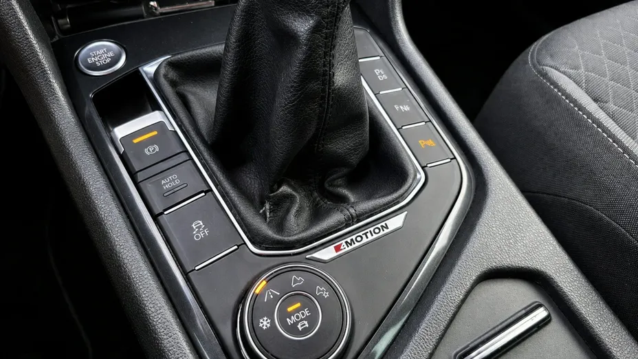 VOLKSWAGEN Tiguan -
