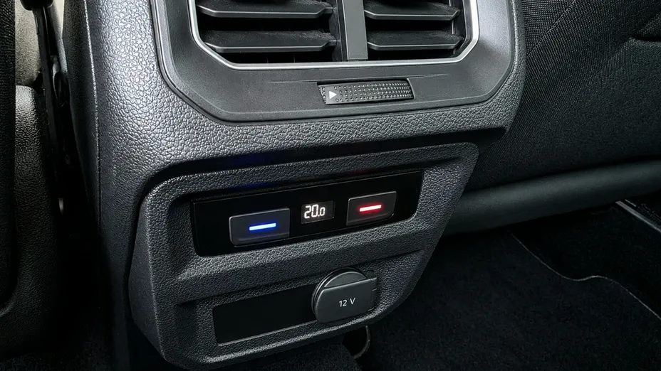 VOLKSWAGEN Tiguan -