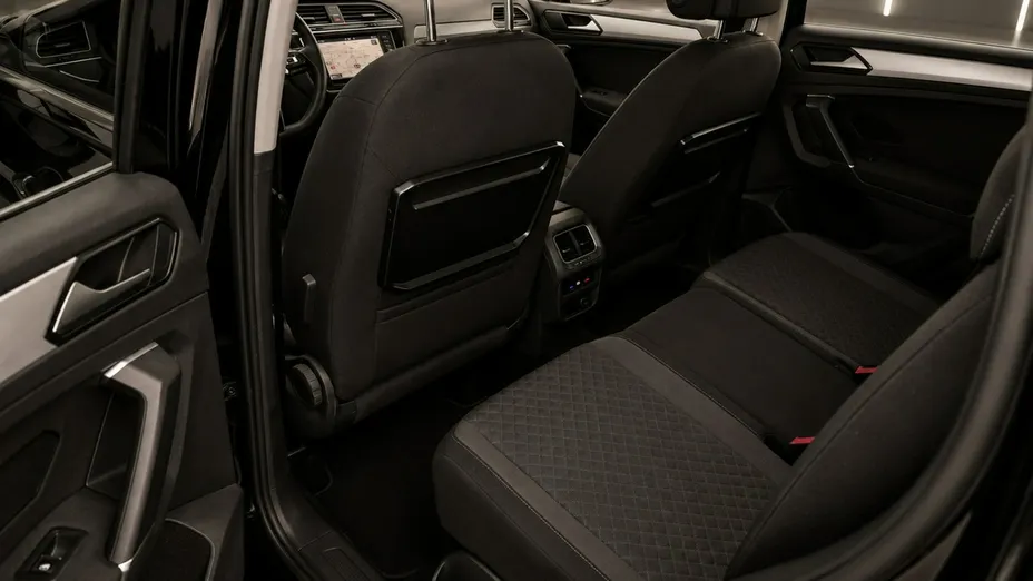 VOLKSWAGEN Tiguan -