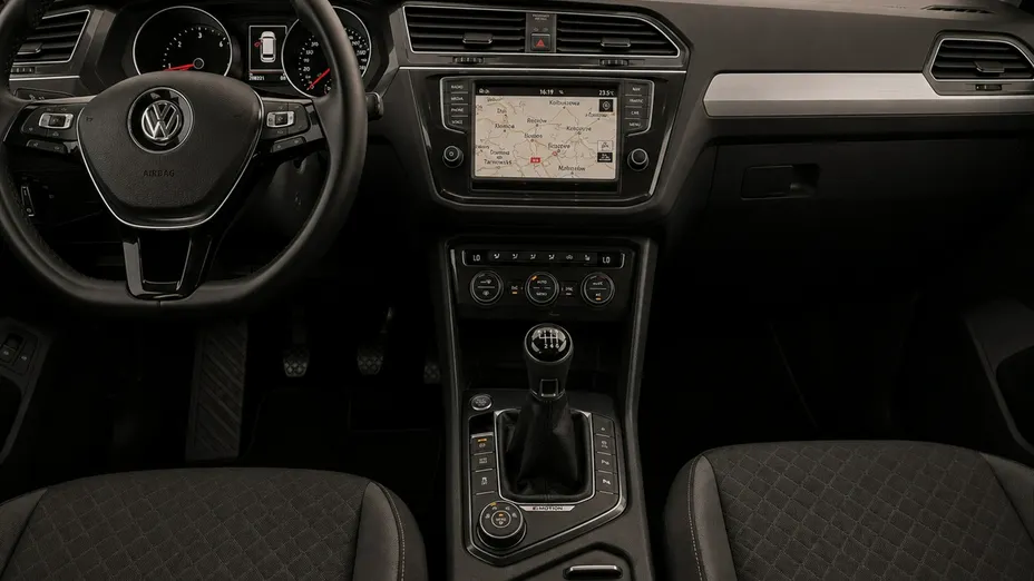 VOLKSWAGEN Tiguan -