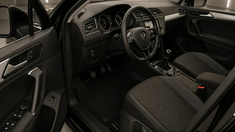 VOLKSWAGEN Tiguan -