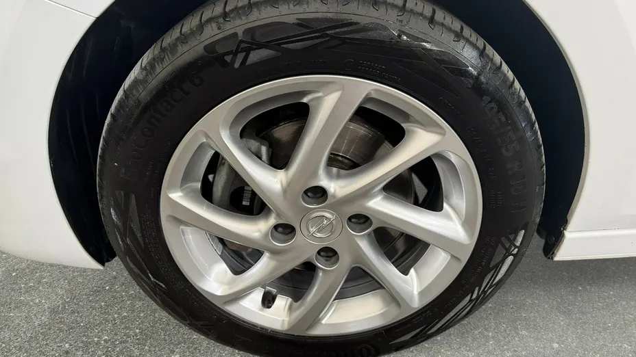 OPEL Corsa -