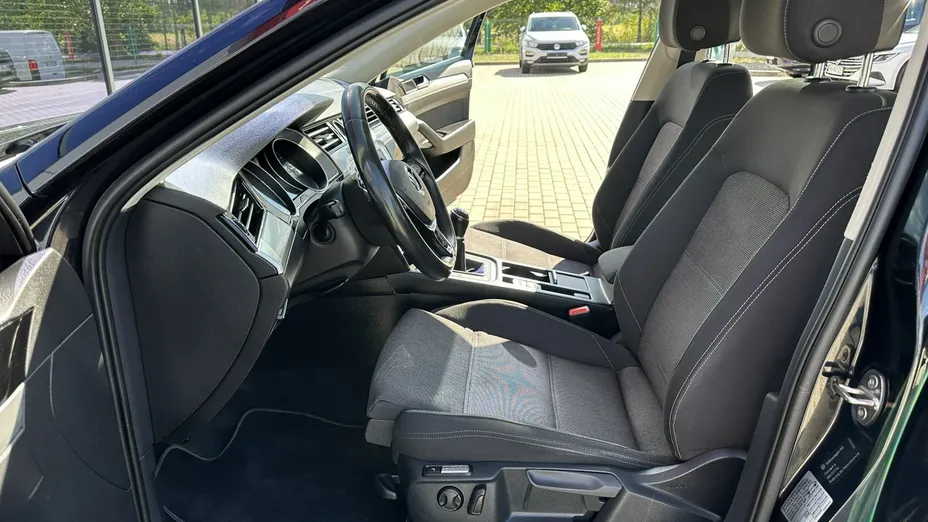 VOLKSWAGEN Passat -