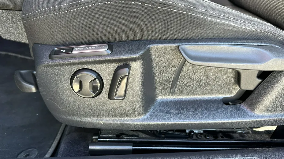 VOLKSWAGEN Passat -