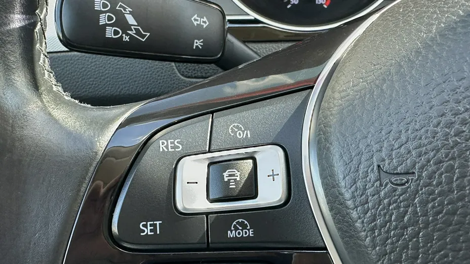 VOLKSWAGEN Passat -
