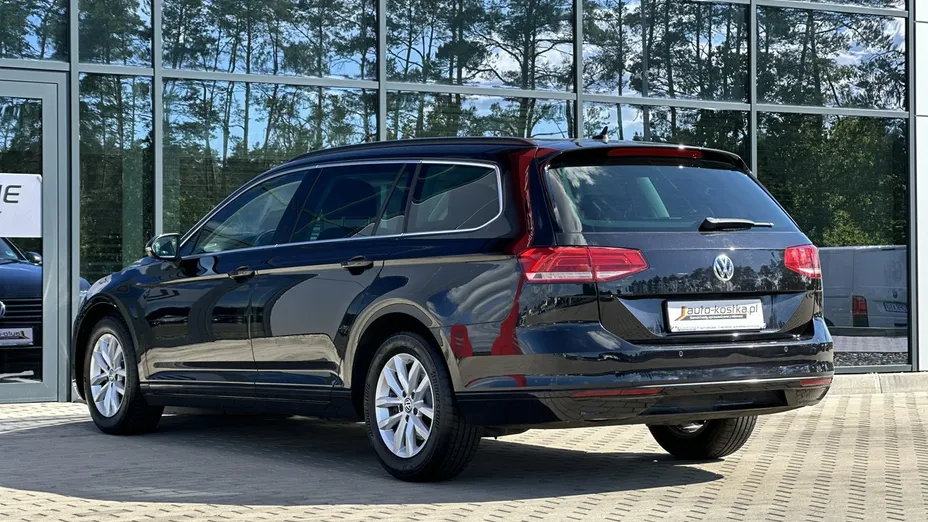 VOLKSWAGEN Passat -