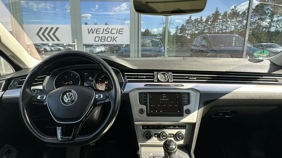 VOLKSWAGEN Passat -
